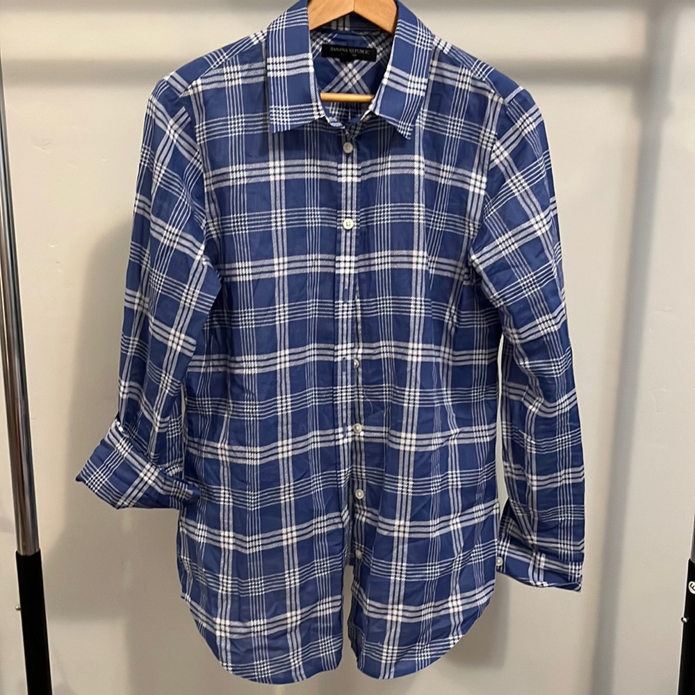 Banana Republic soft wash button down shirt!